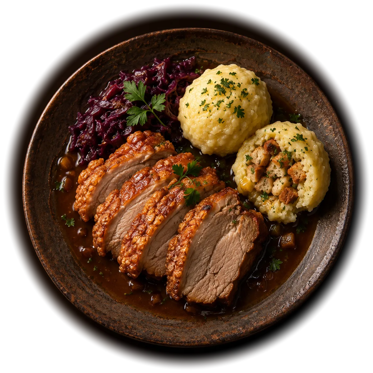 Fränkischer Schweinebraten mit Kruste, hausgemachten Klößen, Soße und Blaukraut